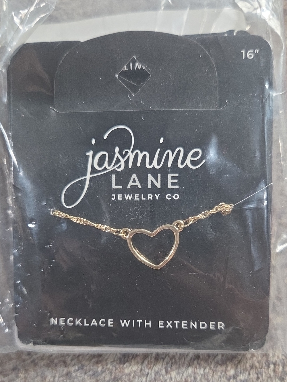 16" Stationary Open Heart With Extender Twist Chain Gold Toned  New
